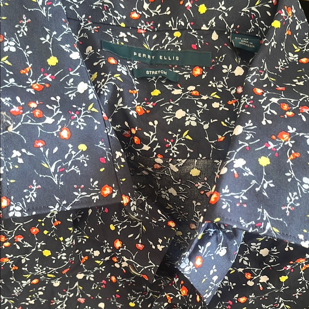 Perry Ellis Casual Blue and Red Button Down Shirt